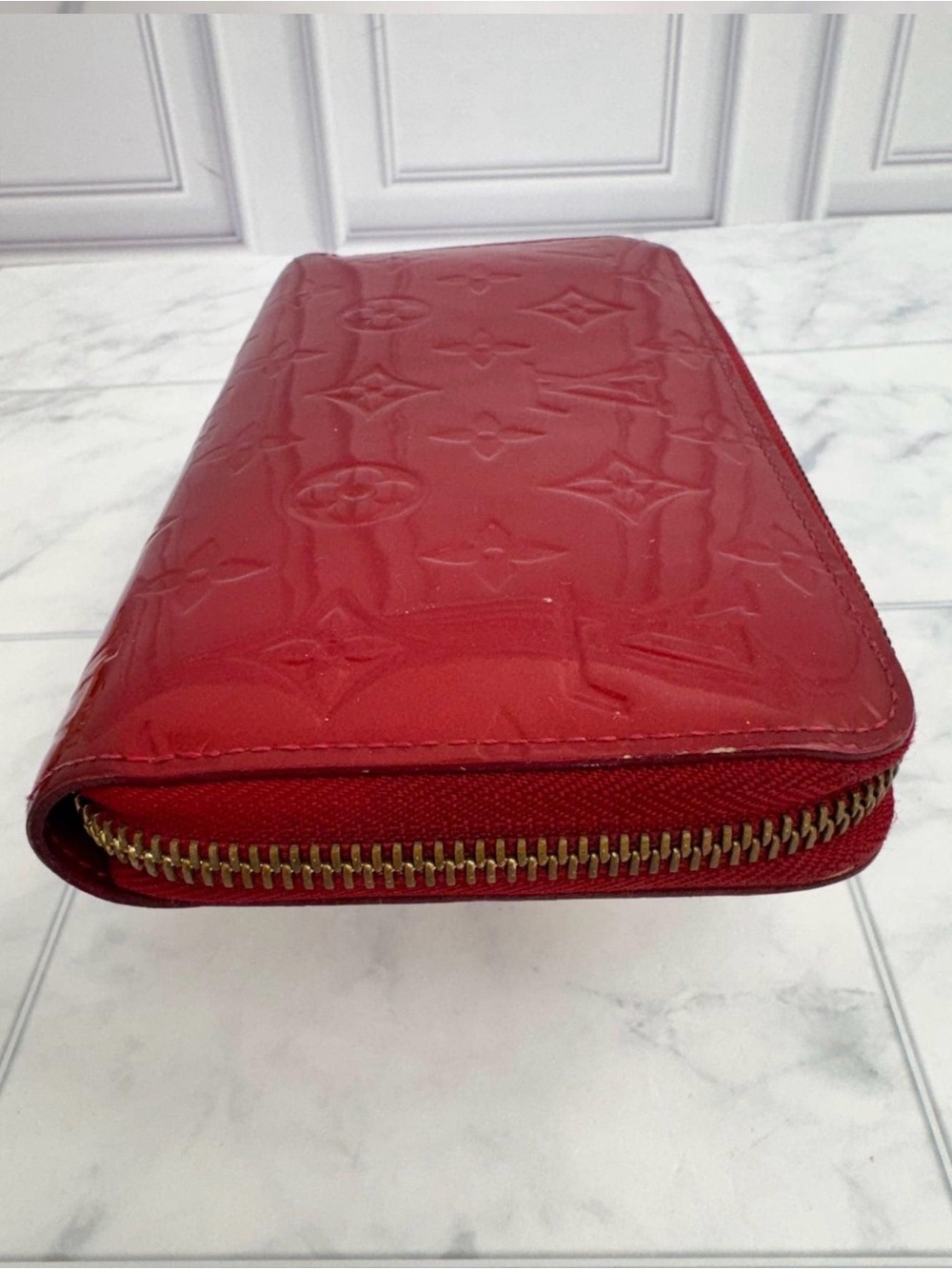 Louis Vuitton Red Vernis Monogram Zippy Wallet - Picture 3 of 13
